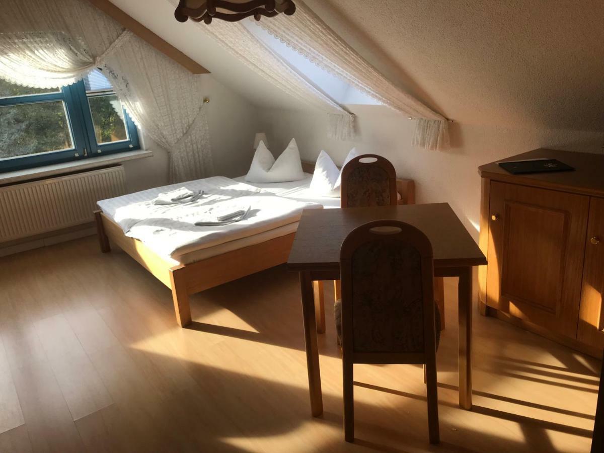 Landpension Germania Neuhausen  Екстериор снимка